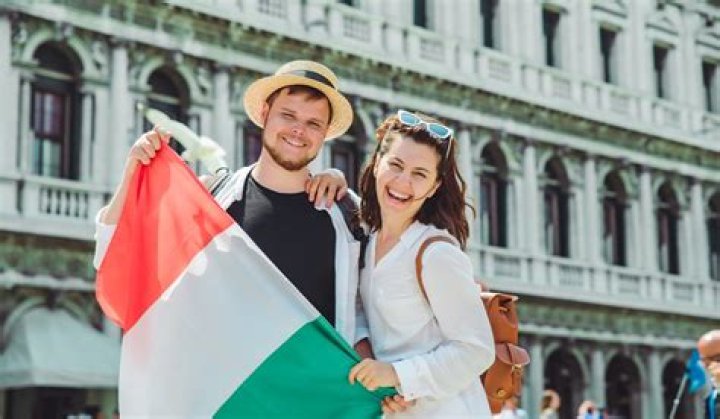 Can an Italian citizen get US citizenship?