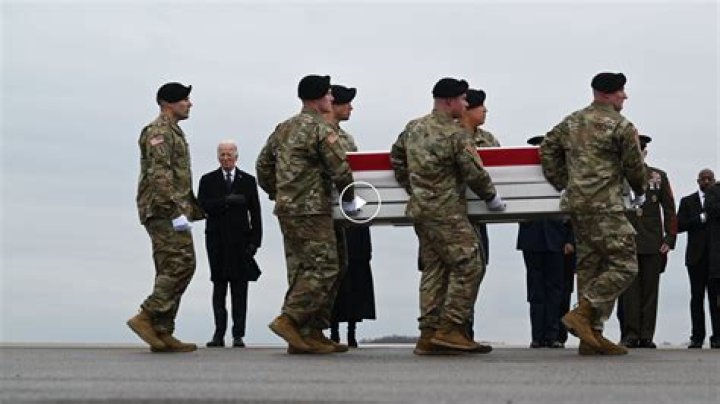 How many British soldiers are stationed in the US?